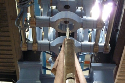 Once in position, the next tricky task was to align the link at the end of the beam with the Low Pressure piston rod.